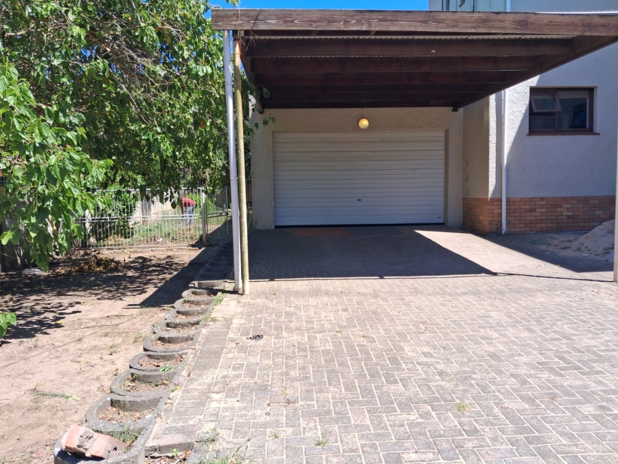 To Let 3 Bedroom Property for Rent in Selborne Eastern Cape